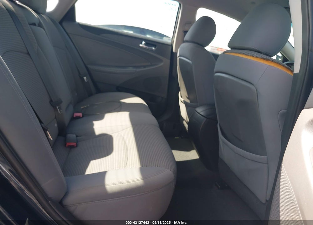 2011 HYUNDAI SONATA VIN: 5NPEB4AC1BH012955