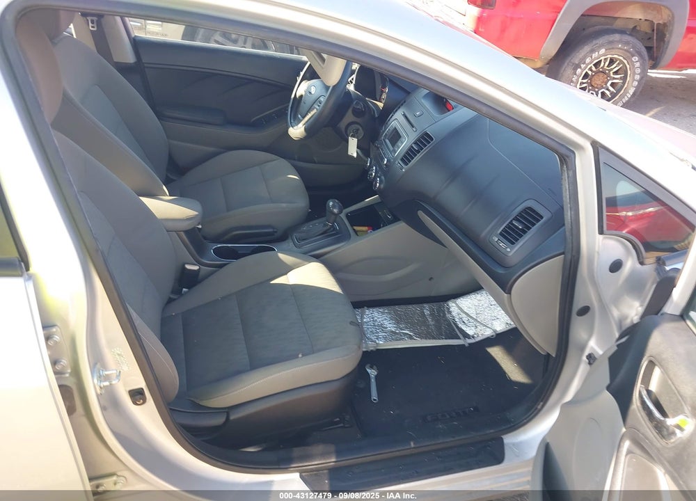 2015 KIA FORTE VIN: KNAFK4A64F5401722