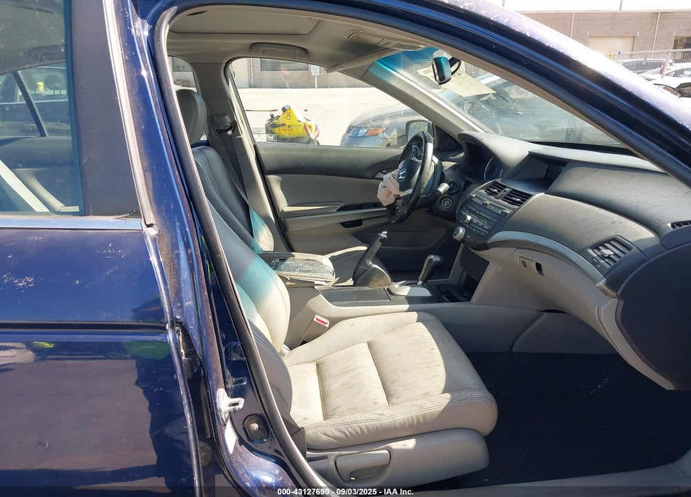 2009 HONDA ACCORD VIN: 1HGCP26879A197825