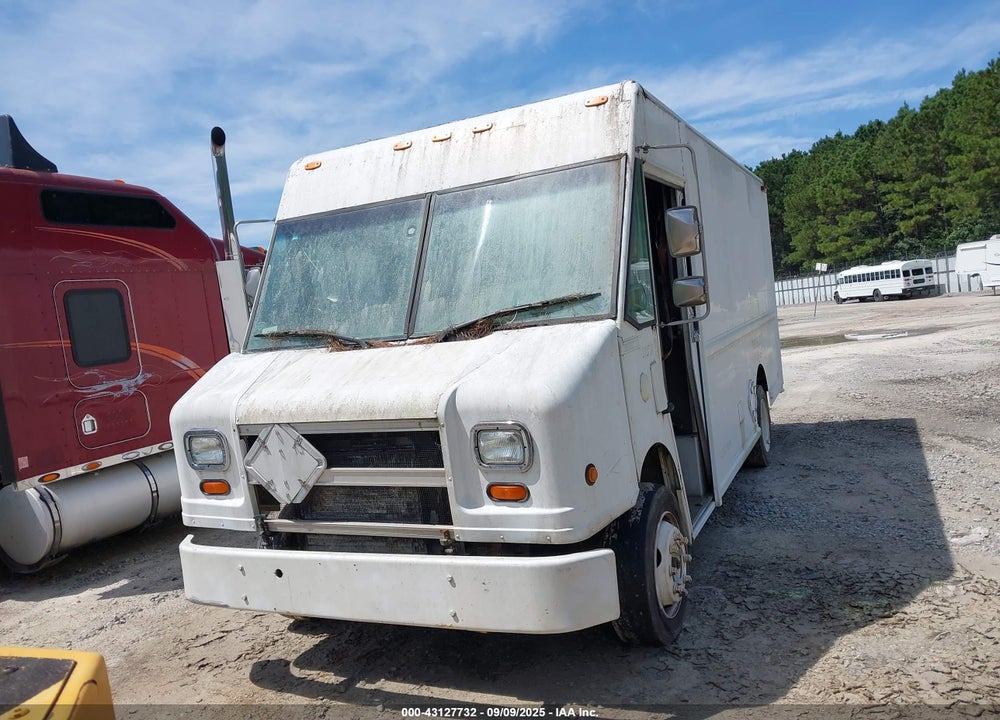 2001 FREIGHTLINER CHASSIS M LINE WALK-IN VAN VIN: 4UZAANBW91CJ22559