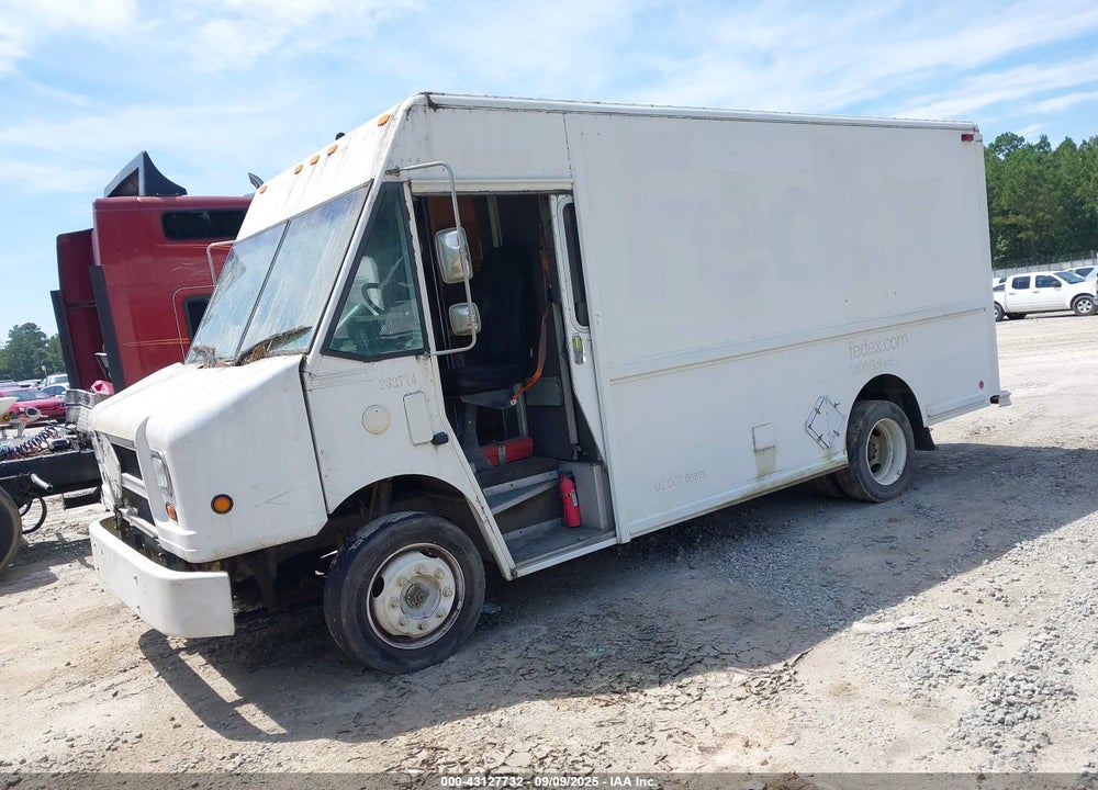 2001 FREIGHTLINER CHASSIS M LINE WALK-IN VAN VIN: 4UZAANBW91CJ22559