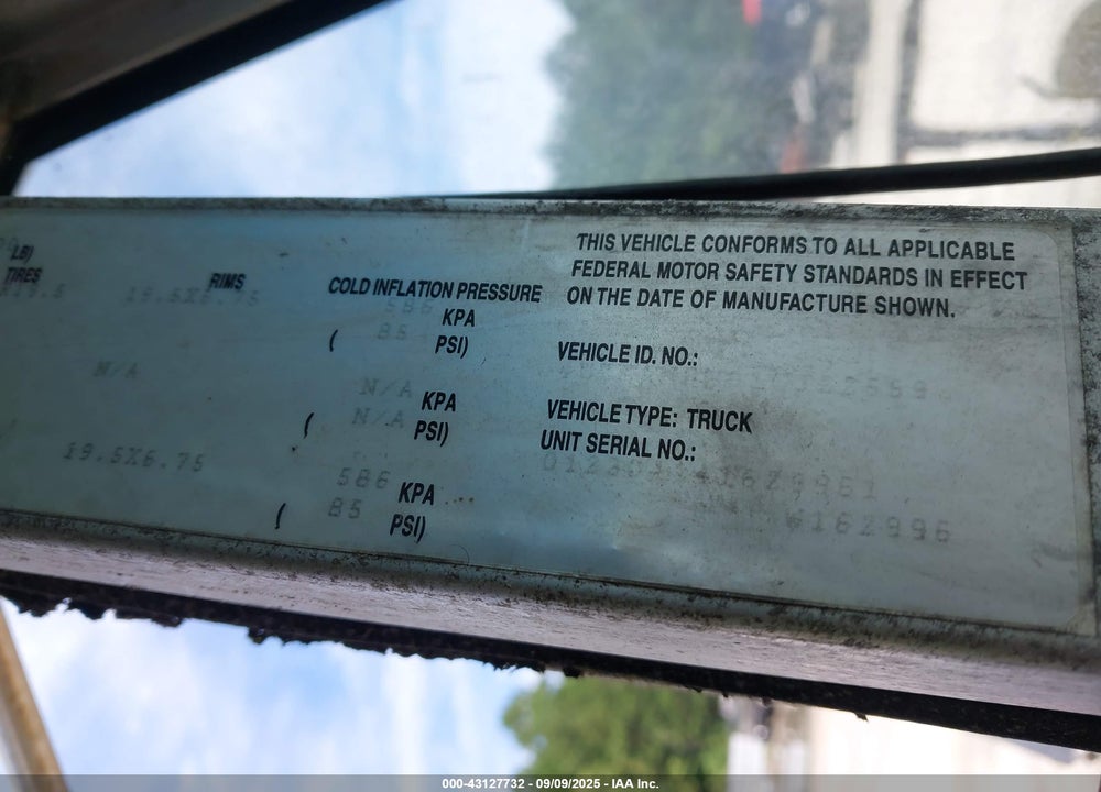 2001 FREIGHTLINER CHASSIS M LINE WALK-IN VAN VIN: 4UZAANBW91CJ22559