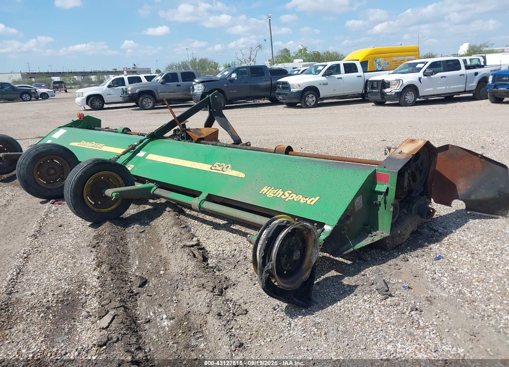 2024 JOHN DEERE 520 SHREDDER VIN: 1P00520XPPN006025