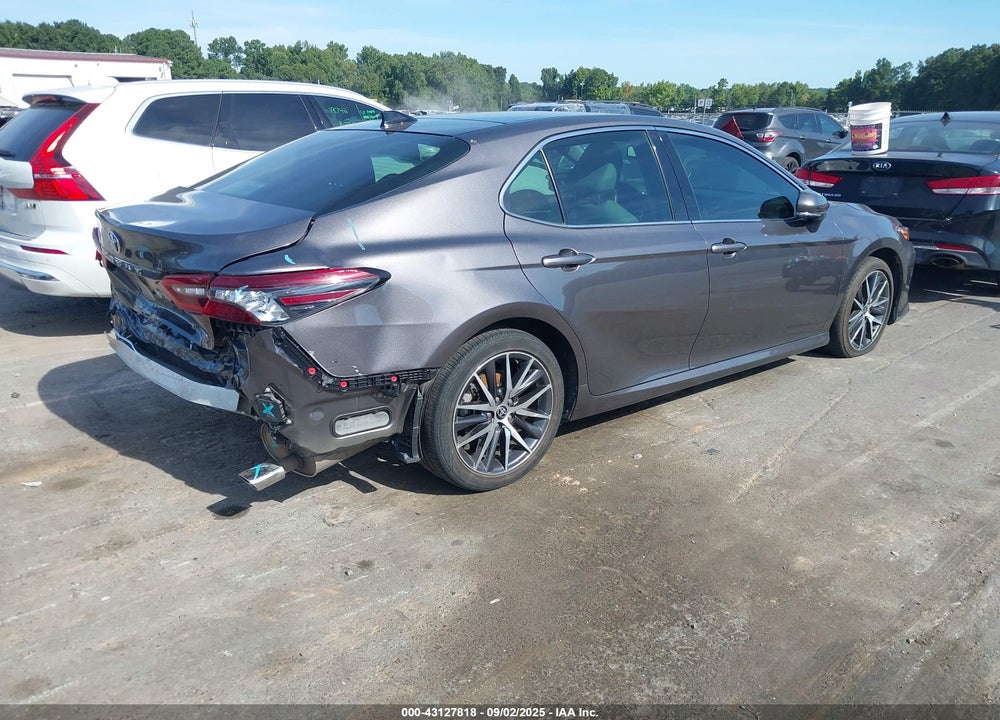 2022 TOYOTA CAMRY XLE VIN: 4T1F11AK1NU033226