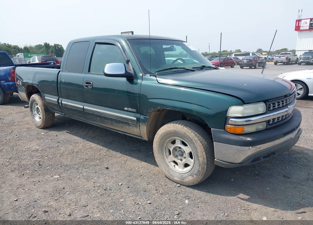 2002 CHEVROLET SILVERADO 1500 LS VIN: 2GCEK19V021217592