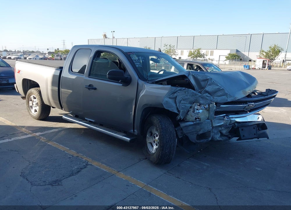 2008 CHEVROLET SILVERADO 1500 LT1 VIN: 2GCEK19J881218463