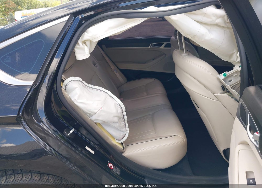 2016 HYUNDAI GENESIS VIN: KMHGN4JE6GU142658
