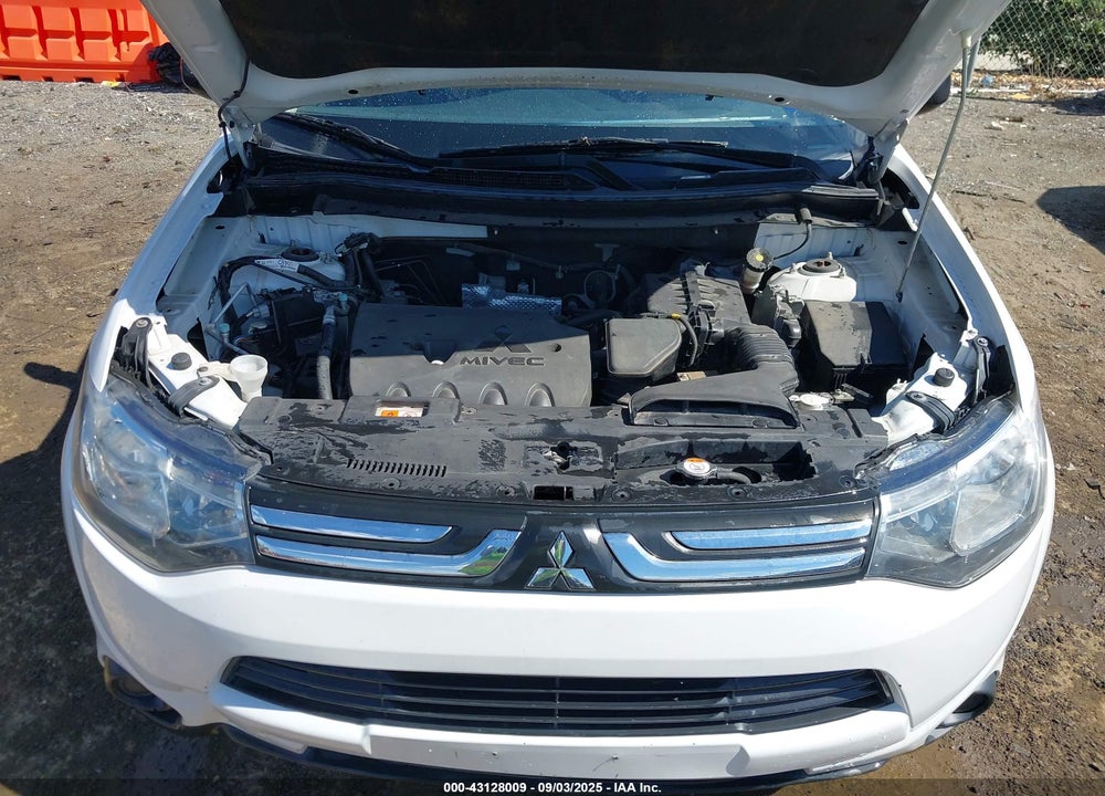 2014 MITSUBISHI OUTLANDER ES VIN: JA4AD2A35EZ014728