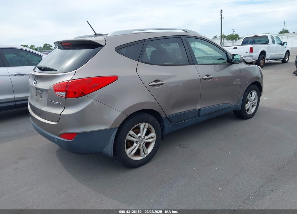 2012 HYUNDAI TUCSON VIN: KM8JU3AC5CU522683