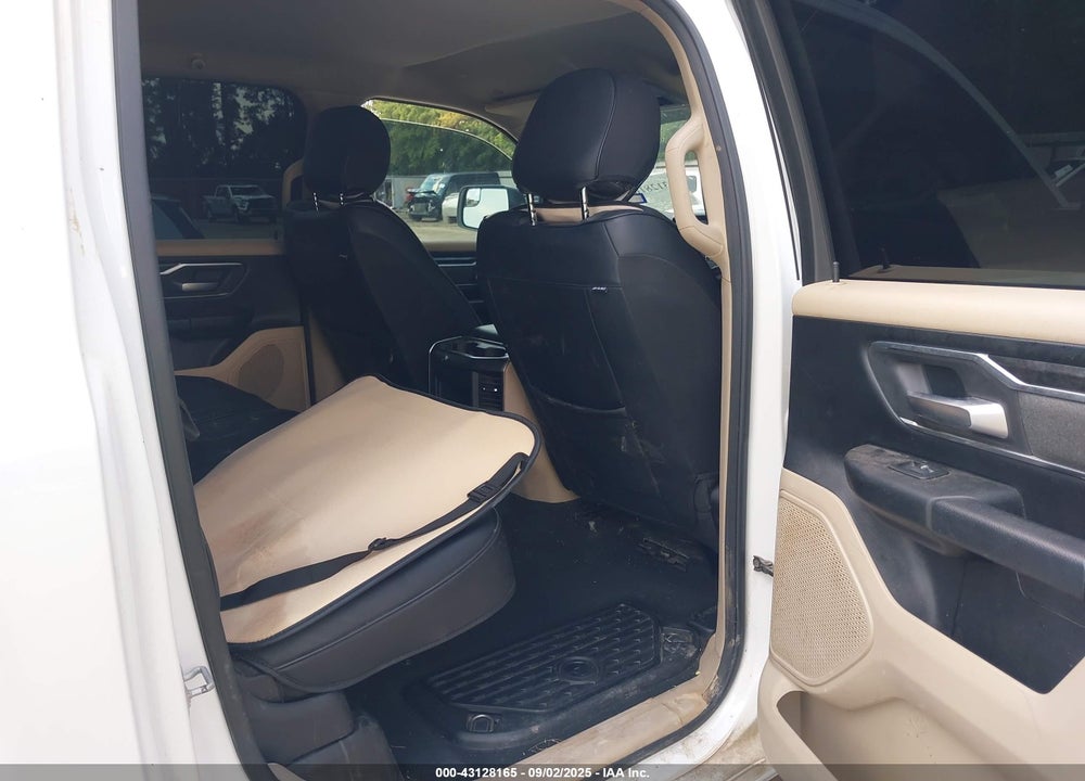 2019 RAM 1500 VIN: 1C6RREFT9KN523218