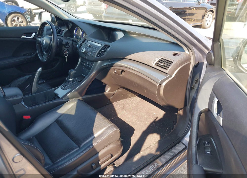 2011 ACURA TSX VIN: JH4CW2H61BC000301