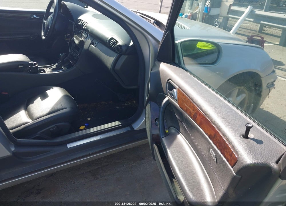 2004 MERCEDES-BENZ C 240 VIN: WDBRF61J54E018761