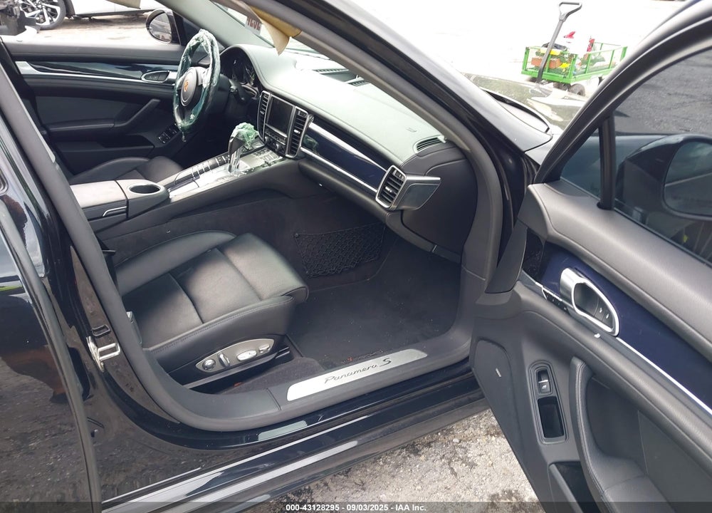 2016 PORSCHE PANAMERA VIN: WP0AD2A70GL041155