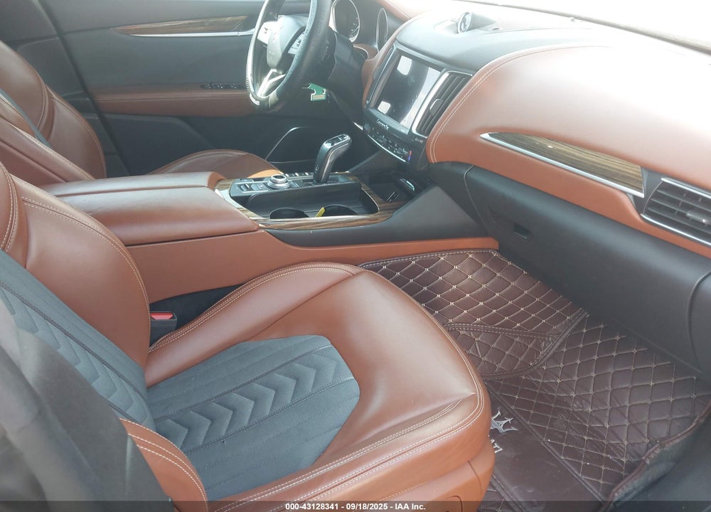 2019 MASERATI LEVANTE GRANLUSSO VIN: ZN661XUL7KX323586