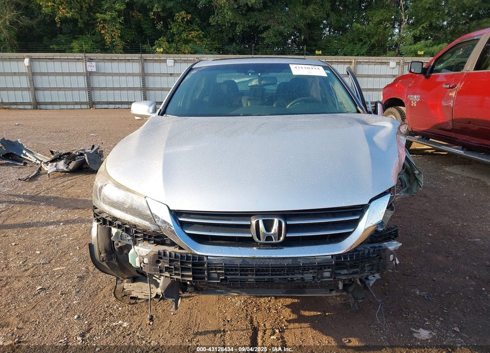 2013 HONDA ACCORD VIN: 1HGCR2F88DA029307