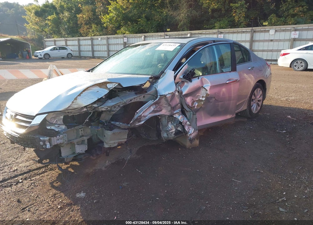 2013 HONDA ACCORD VIN: 1HGCR2F88DA029307