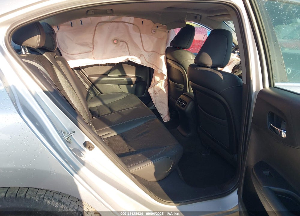 2013 HONDA ACCORD VIN: 1HGCR2F88DA029307