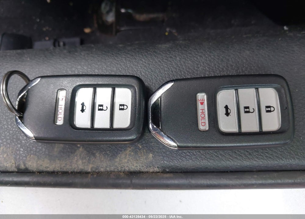 2013 HONDA ACCORD VIN: 1HGCR2F88DA029307