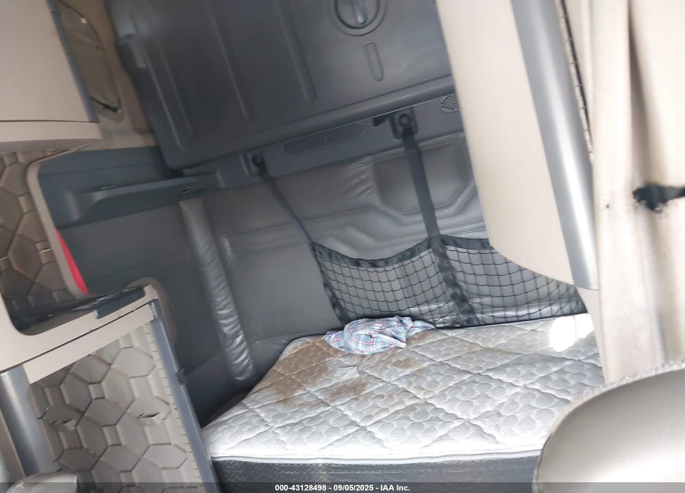 2016 FREIGHTLINER CASCADIA 125 VIN: 3AKJGLD50GSGU5361