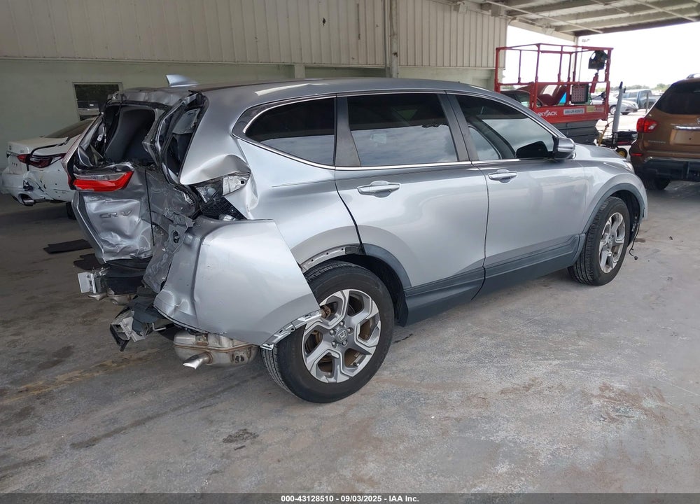 2018 HONDA CR-V VIN: 7FARW1H81JE018617