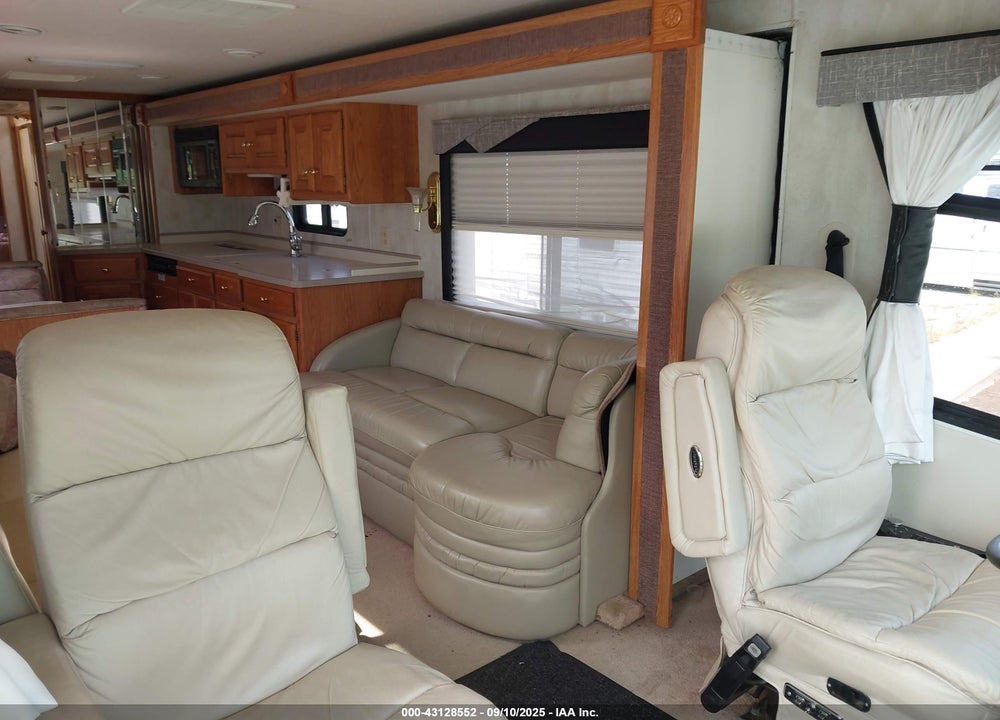 2000 ROADMASTER RAIL DYANASTER VIN: 1RF120510Y2009094