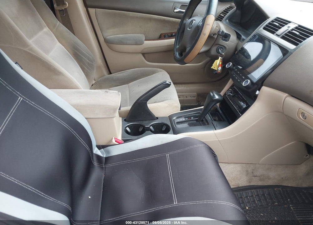 2005 HONDA ACCORD 2.4 LX VIN: 1HGCM56455A103202