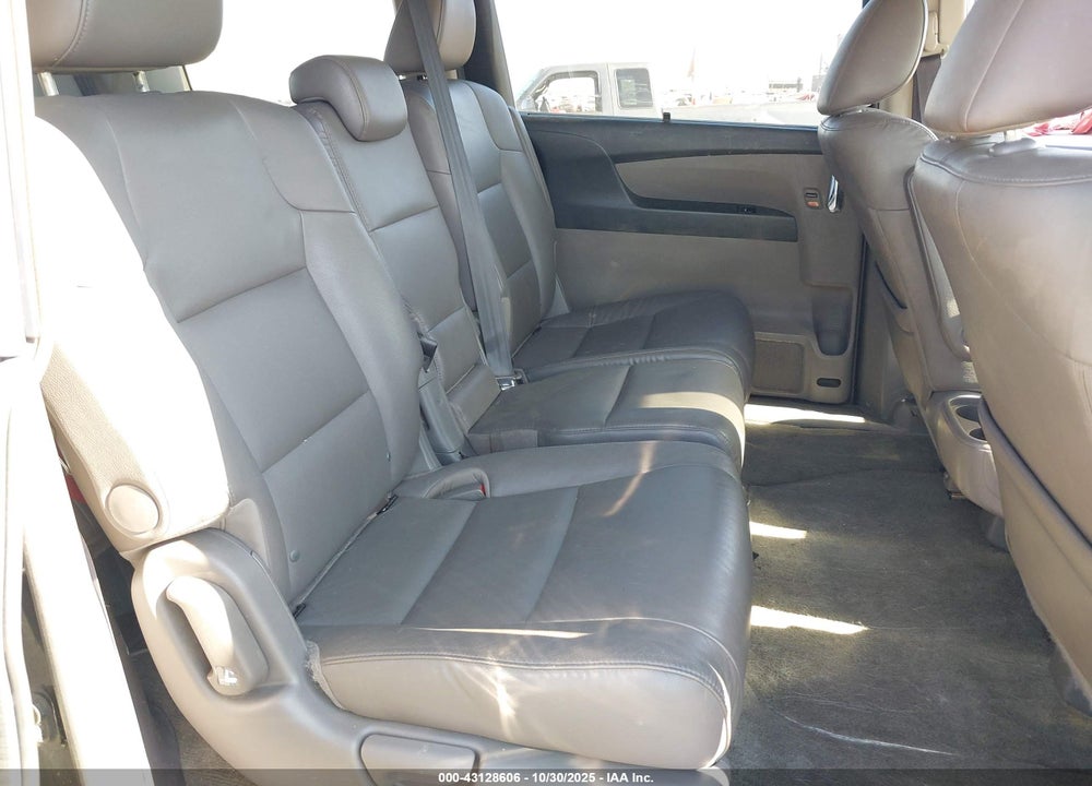 2015 HONDA ODYSSEY VIN: 5FNRL5H62FB024315