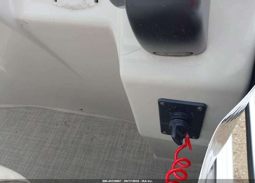 2017 BENNINGTON 20SS PONTOON VIN: ETWD7269G617