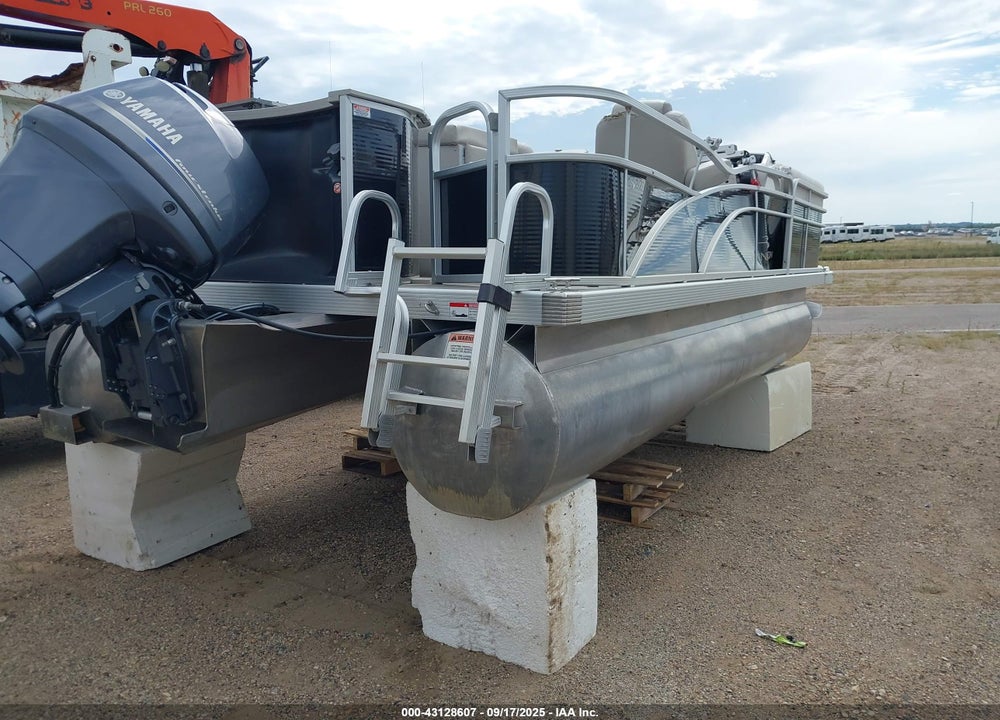 2017 BENNINGTON 20SS PONTOON VIN: ETWD7269G617