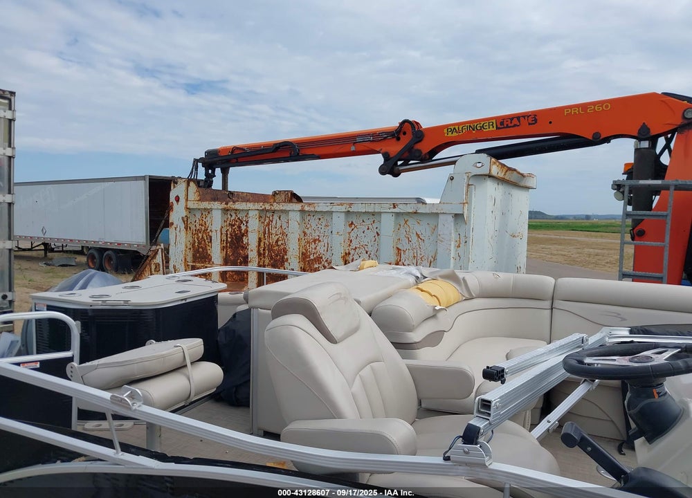 2017 BENNINGTON 20SS PONTOON VIN: ETWD7269G617