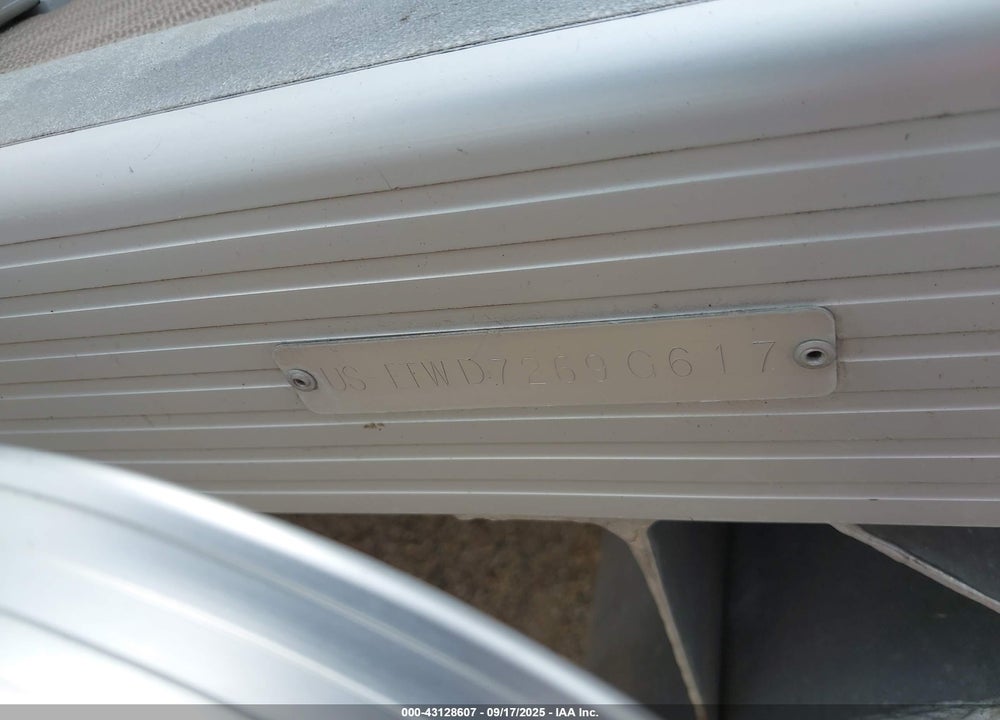 2017 BENNINGTON 20SS PONTOON VIN: ETWD7269G617
