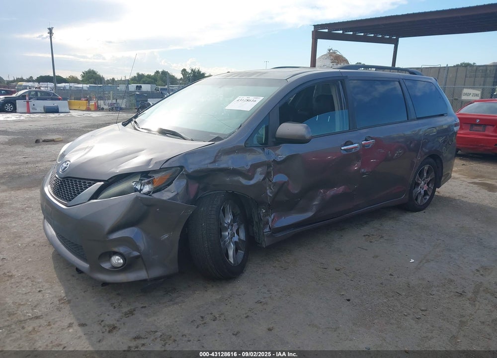 2013 TOYOTA SIENNA SE 8 PASSENGER VIN: 5TDXK3DC5DS326359