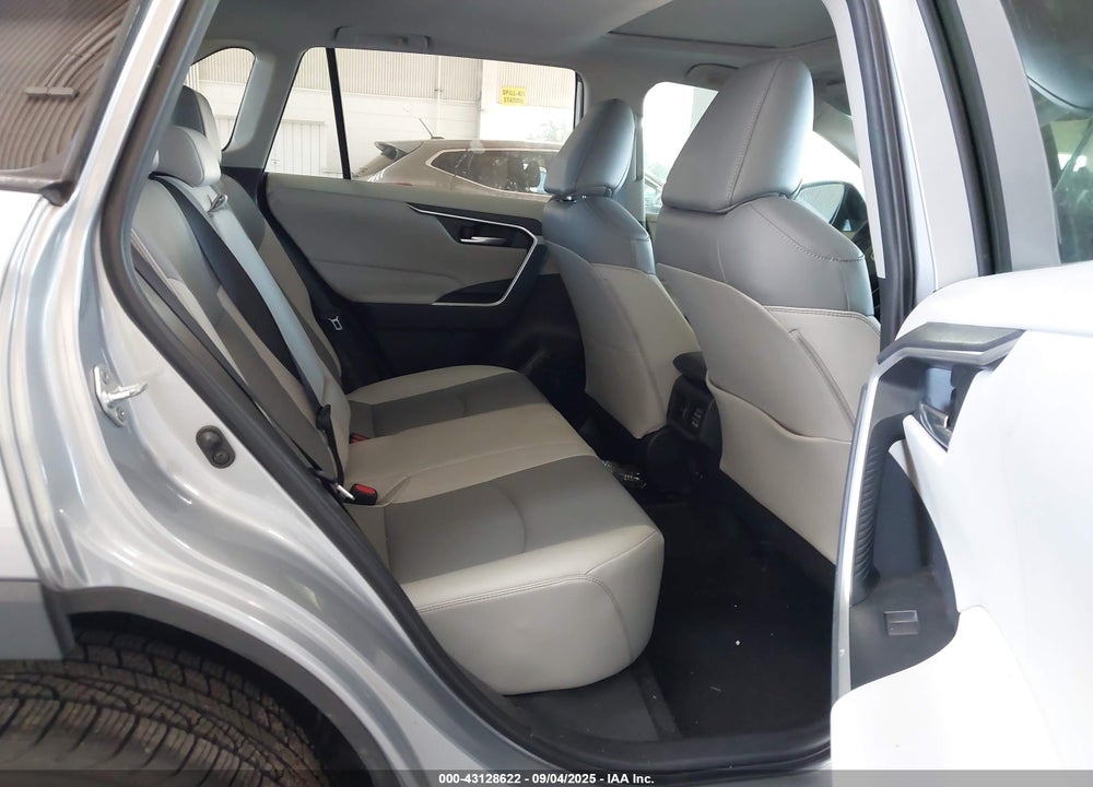 2019 TOYOTA RAV4 VIN: 2T3C1RFV0KW030325
