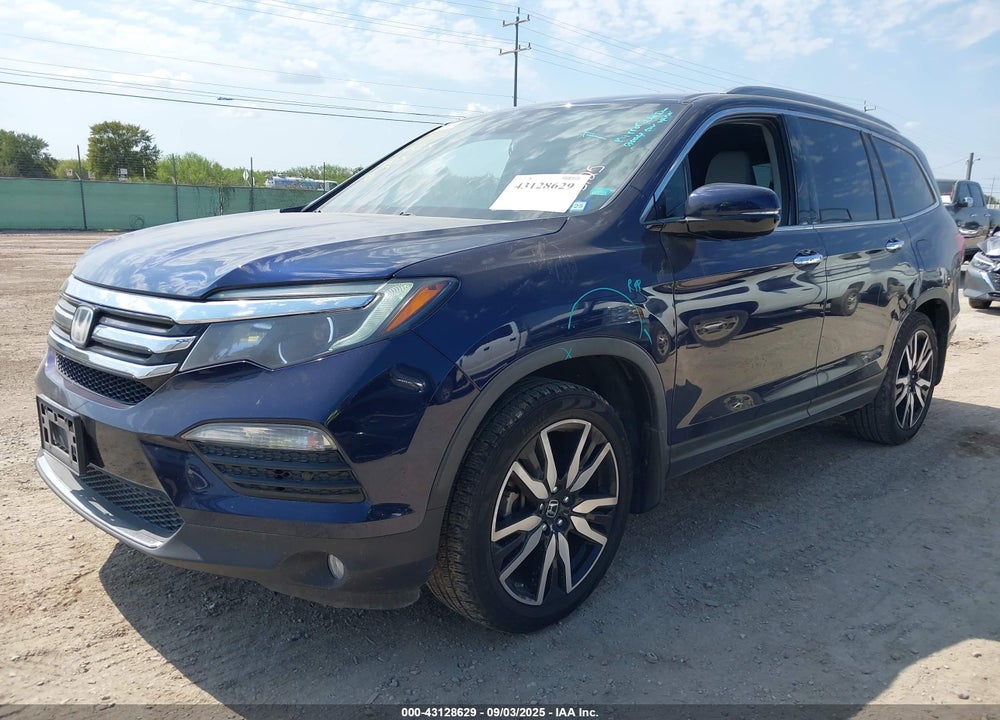 2017 HONDA PILOT TOURING VIN: 5FNYF5H92HB014805