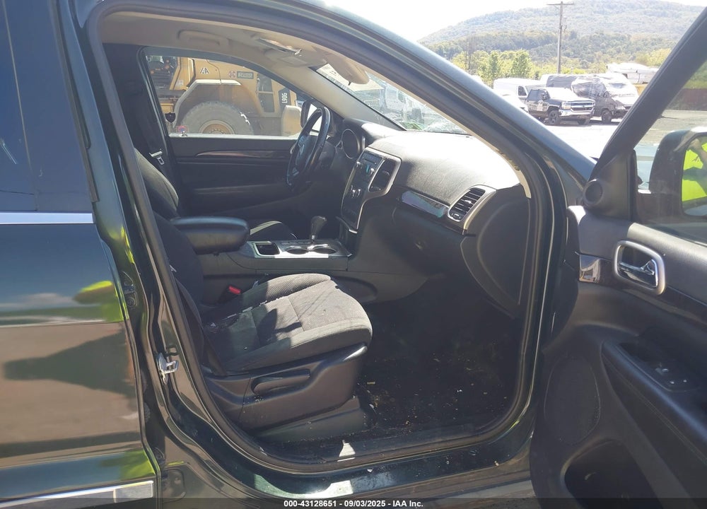 2011 JEEP GRAND CHEROKEE VIN: 1J4RR4GGXBC577105