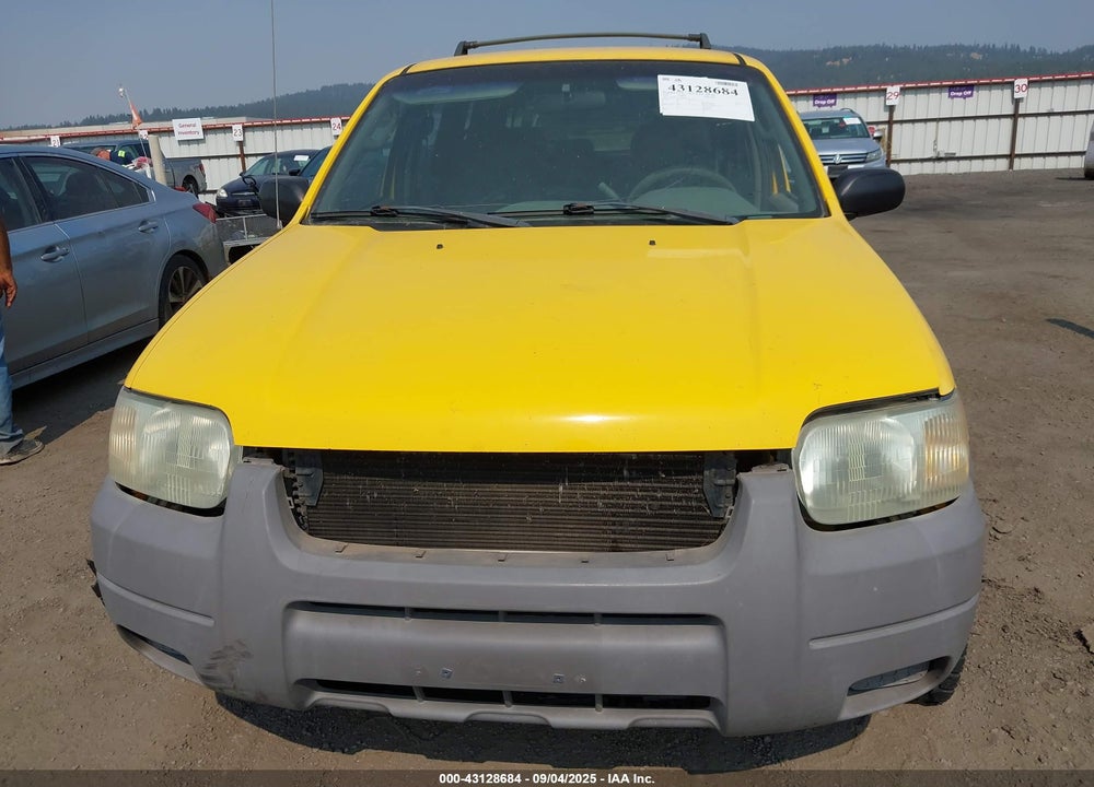 2002 FORD ESCAPE XLS VIN: 1FMYU01112KB06121