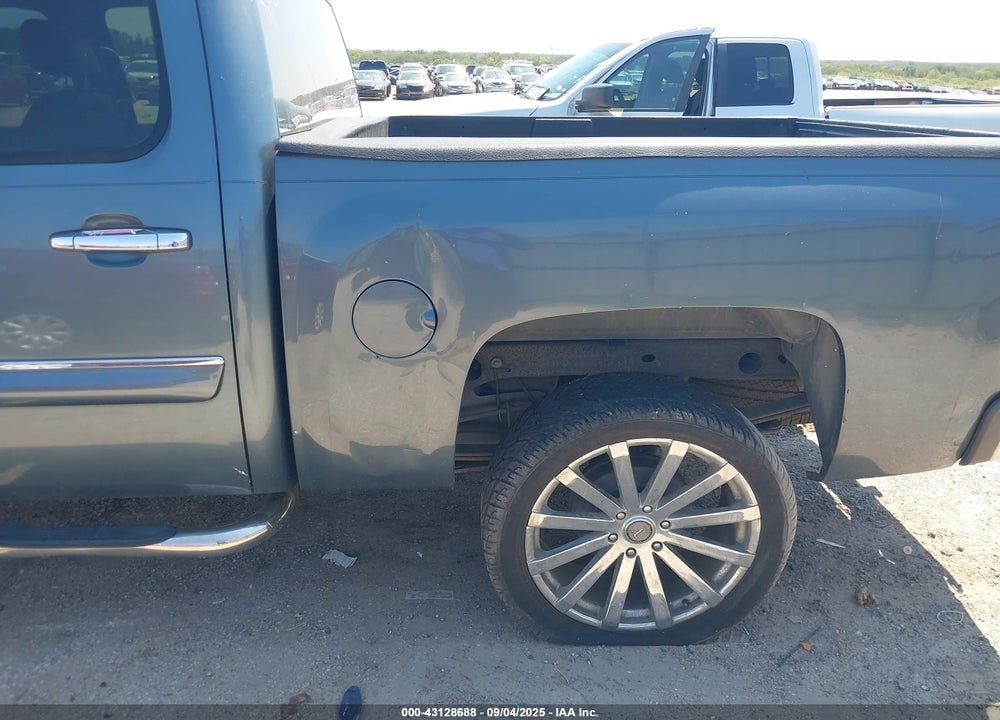 2011 CHEVROLET SILVERADO 1500 VIN: 3GCPCSE08BG139320