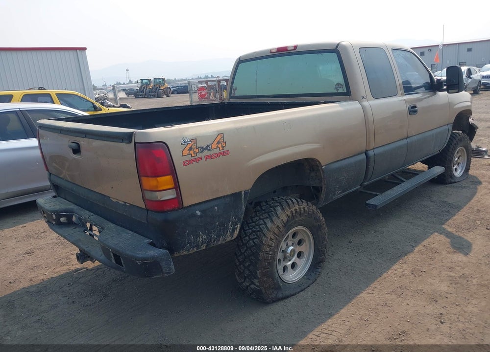 2000 CHEVROLET SILVERADO 1500 LS VIN: 2GCEK19T0Y1189297
