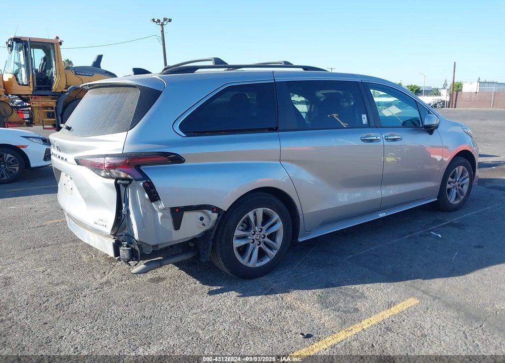 2023 TOYOTA SIENNA XLE VIN: 5TDJRKECXPS179485