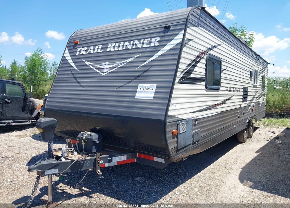 2017 HEARTLAND RVS TRAIL RUNNER TOY HAU VIN: 5SFEB302XHE338973