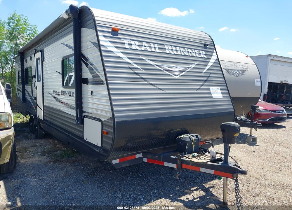 2017 HEARTLAND RVS TRAIL RUNNER TOY HAU VIN: 5SFEB302XHE338973