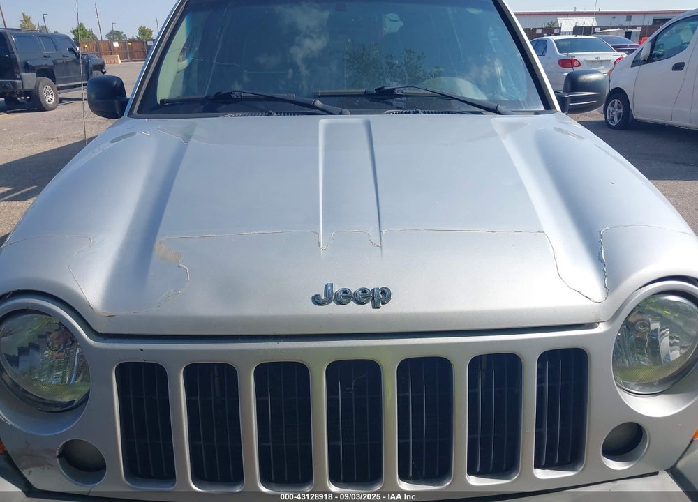 2007 JEEP LIBERTY SPORT VIN: 1J8GL48K17W558863