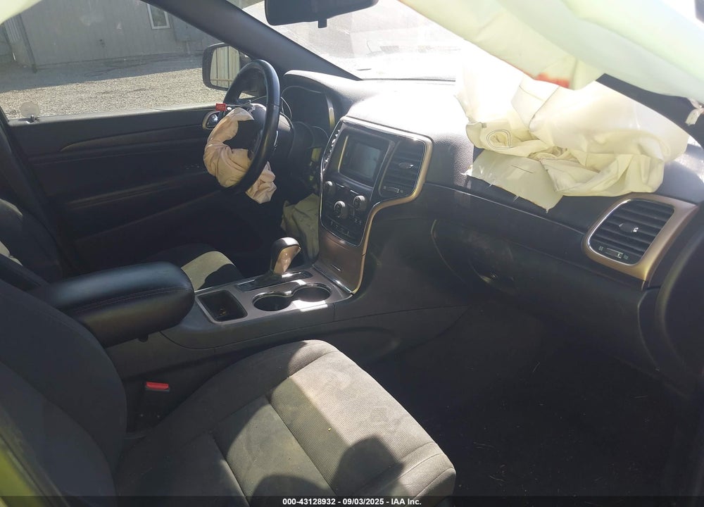 2016 JEEP GRAND CHEROKEE VIN: 1C4RJFAG6GC400852