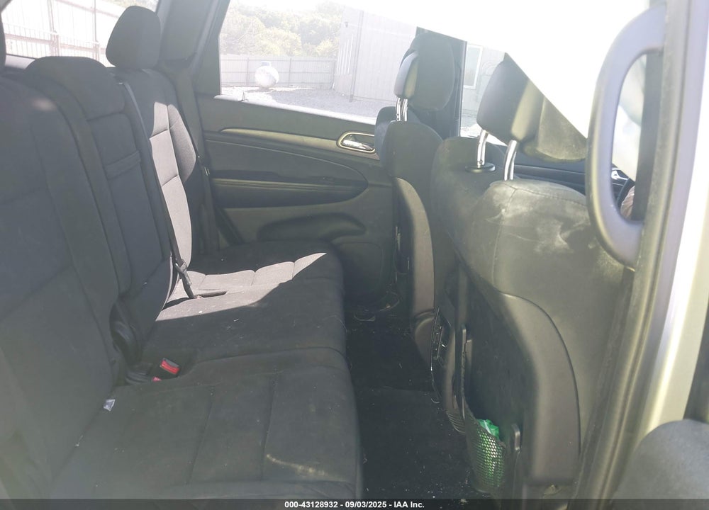 2016 JEEP GRAND CHEROKEE VIN: 1C4RJFAG6GC400852