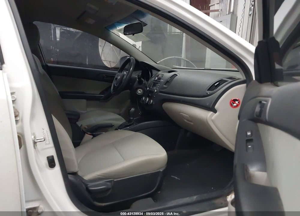 2012 KIA FORTE VIN: KNAFU4A20C5572311