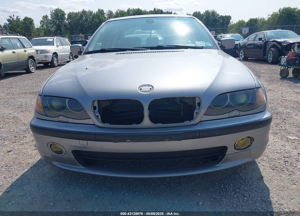 2005 BMW 330XI VIN: WBAEW53435PG12112
