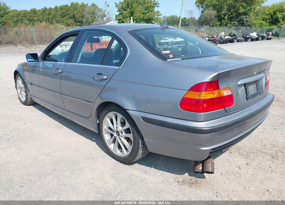 2005 BMW 330XI VIN: WBAEW53435PG12112