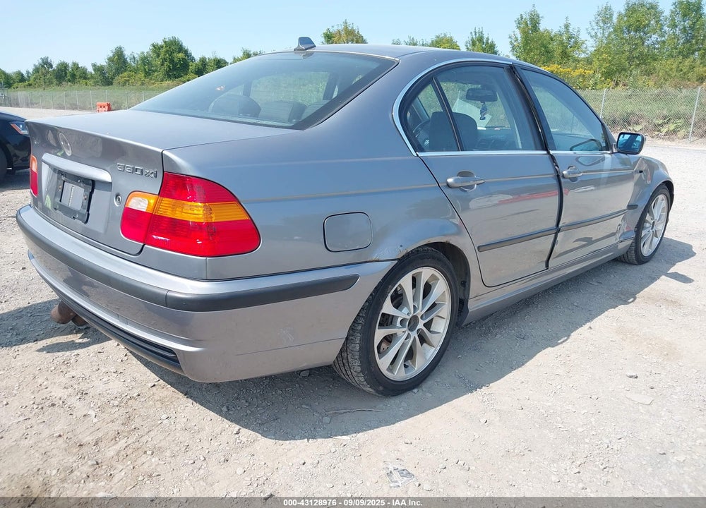 2005 BMW 330XI VIN: WBAEW53435PG12112