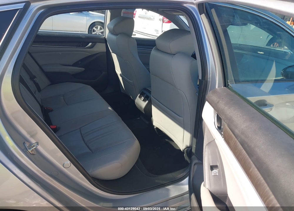 2019 HONDA ACCORD VIN: 1HGCV1F56KA002681