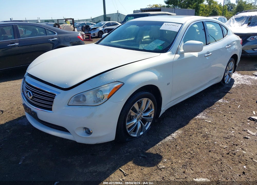 2014 INFINITI Q70 VIN: JN1BY1AR9EM320358
